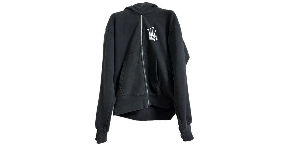 【REGAL CROWN ZIP HOODIE】落ち着くデザインと着心地